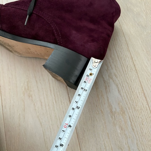 CHANEL Derby Wave Burgundy Leather CC Lace-up Ankle Boots 40C - Picture 15 of 16